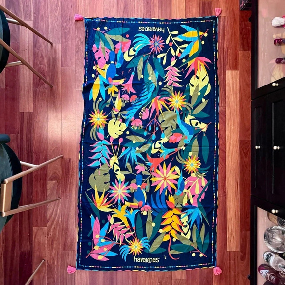 Havianas Tropical Beach Wrap - Picture 1 of 4